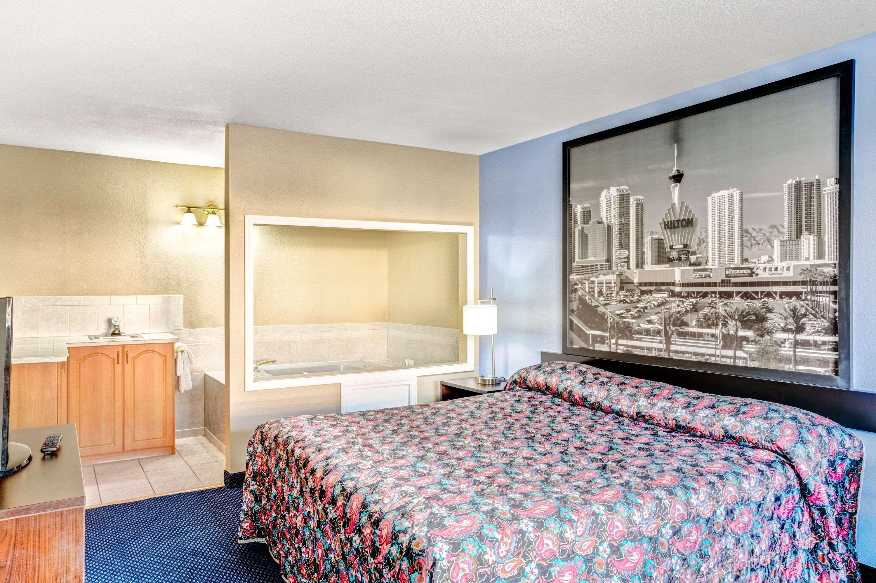 Super 8 By Wyndham Las Vegas Nellis Afb Area Exterior foto